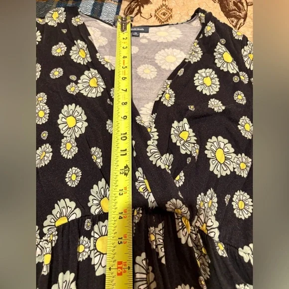 ModCloth daisy print faux wrap midi dress - Picture 10 of 14
